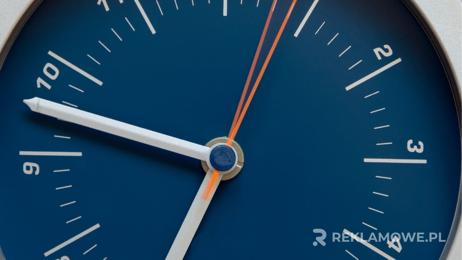 Zdjęcie ilustrujące lokalizację treści w reklamie