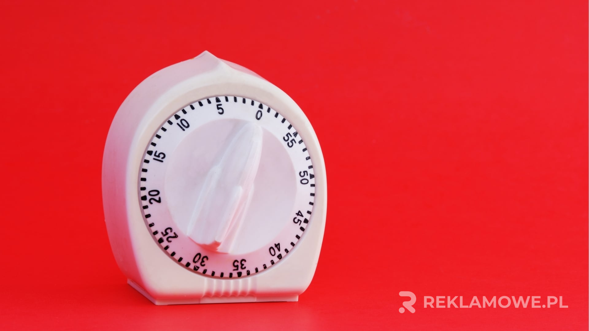 Minutniki reklamowe w cyfrowej przestrzeni Reklama cyfrowa i zegar odmierzający czas